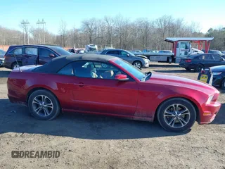 2014 Ford Mustang V6 with VIN 1ZVBP8EMXE5228061, listed as a IAAI auction lot 41603552 with 118,011 mi miles. Bid and sale history available at carsss.com. Image 13.