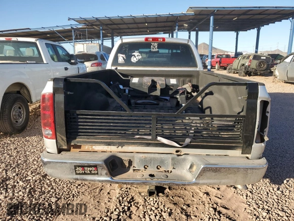 2005 Dodge 3500 SLT z VIN 3D7LR38CX5G757046, wystawiony jako Copart lot #41988005 z przebiegiem 240 092 mil mil oraz Szkoda całkowita • Salvage title. Historia ofert i sprzedaży dostępna na DreamBid. Obrazek 6.