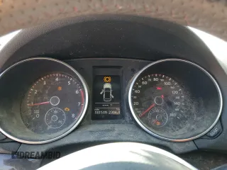 2011 Volkswagen GTI w/Sunroof & Navi PZEV с VIN WVWGD7AJ4BW328671, выставлен на аукционе Copart как лот 55249825 с пробегом 181 519 миль миль и Списание • Salvage title. История ставок и продаж доступна на DreamBid. Изображение 9.