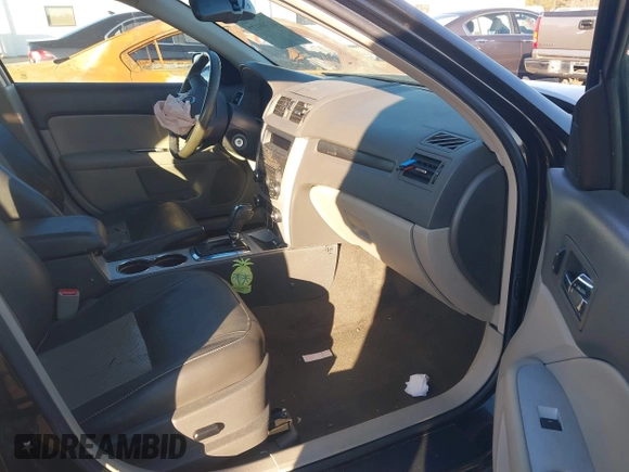 2010 Mercury Milan Premier with VIN 3MEHM0JG3AR657135, listed as a IAAI auction lot 41399377 with 183,593 mi miles. Bid and sale history available at carsss.com. Image 5.