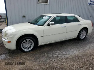 2005 Chrysler 300 with VIN 2C3JA63H95H142411, listed as a Copart auction lot 50997325 with 181,958 mi miles and Clean Title. Bid and sale history available at carsss.com. Image 1.