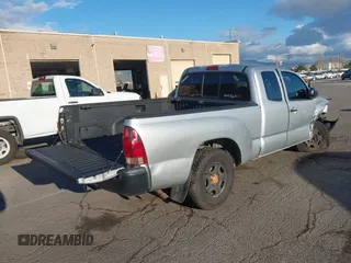 2006 Toyota Tacoma z VIN 5TETX22N26Z282695, wystawiony jako IAAI lot #41540262 z przebiegiem 259 961 mil mil oraz . Historia ofert i sprzedaży dostępna na DreamBid. Obrazek 4.