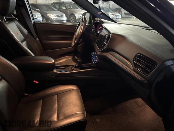 2023 Dodge Durango R/T Plus z VIN 1C4SDHCT5PC557478, wystawiony jako Copart lot #64901655 z przebiegiem 34 446 mil mil oraz Czysty tytuł • Clean title. Historia ofert i sprzedaży dostępna na DreamBid. Obrazek 5.
