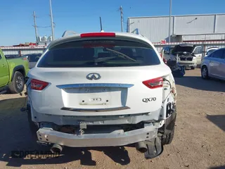 2016 Infiniti QX70 with VIN JN8CS1MU5GM670094, listed as a IAAI auction lot 41769838 with 87,227 mi miles and . Bid and sale history available at DreamBid. Image 17.