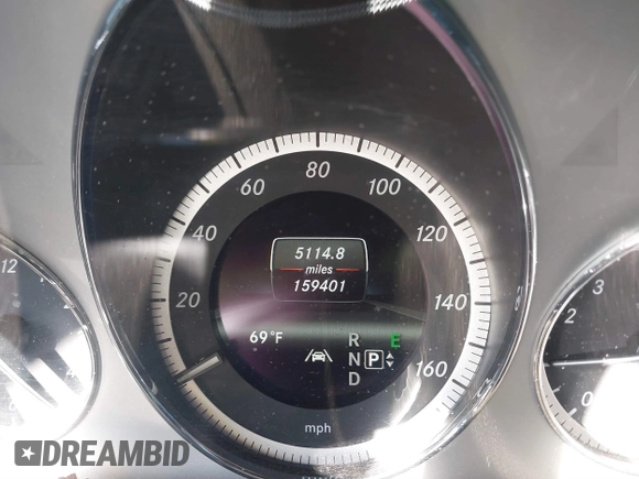 2013 Mercedes-Benz E 550 Sport z VIN WDDHF9BBXDA716236, wystawiony jako IAAI lot #41411124 z przebiegiem 159 401 mil mil oraz . Historia ofert i sprzedaży dostępna na DreamBid. Obrazek 16.