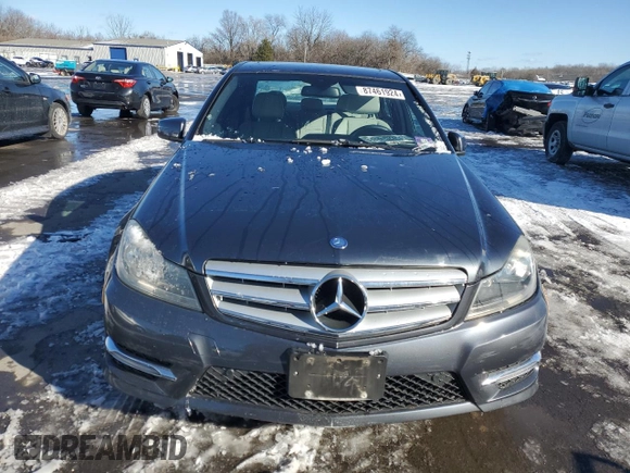 2013 Mercedes-Benz C 250 Sport z VIN WDDGF4HB3DA865383, wystawiony jako Copart lot #87461924 z przebiegiem 51 597 mil mil oraz Szkoda całkowita • Salvage title. Historia ofert i sprzedaży dostępna na DreamBid. Obrazek 5.