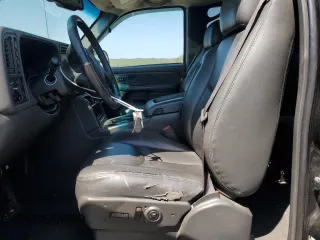 2004 Chevrolet Avalanche Z71 with VIN 3GNEK12T64G205196, listed as a Copart auction lot 54190825 with 152,076 mi miles and Salvage Title. Bid and sale history available at carsss.com. Image 7.