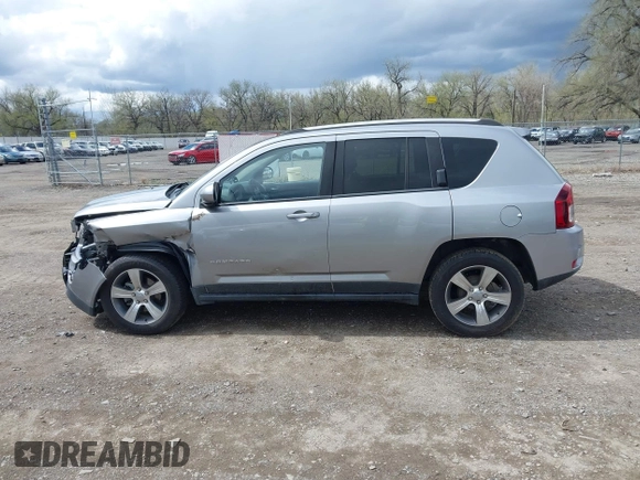 2016 Jeep Compass Latitude z VIN 1C4NJCEA3GD748900, wystawiony jako IAAI lot #42150337 z przebiegiem 72 190 mil mil oraz . Historia ofert i sprzedaży dostępna na DreamBid. Obrazek 14.
