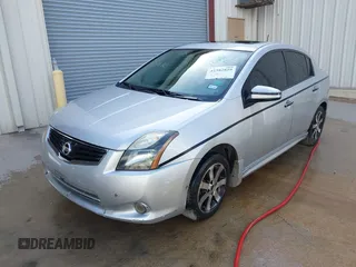 2012 Nissan Sentra SR z VIN 3N1AB6AP9CL619798, wystawiony jako IAAI lot #42382829 z przebiegiem 228 667 mil mil oraz . Historia ofert i sprzedaży dostępna na DreamBid. Obrazek 2.