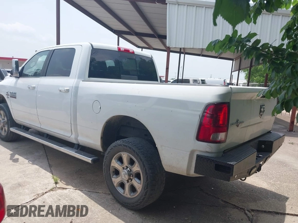 2018 Ram 2500 Big Horn z VIN 3C6UR5DL8JG341532, wystawiony jako IAAI lot #42259456 z przebiegiem 184 762 mil mil oraz . Historia ofert i sprzedaży dostępna na DreamBid. Obrazek 3.