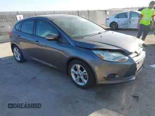 2013 Ford Focus SE with VIN 1FADP3K29DL220311, listed as a IAAI auction lot 41790487 with 136,257 mi miles. Bid and sale history available at carsss.com. Image 1.