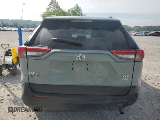 2020 Toyota RAV4 XLE z VIN 2T3P1RFV3LC095206, wystawiony jako Copart lot #61994415 z przebiegiem 57 698 mil mil oraz Szkoda całkowita • Salvage title. Historia ofert i sprzedaży dostępna na DreamBid. Obrazek 6.