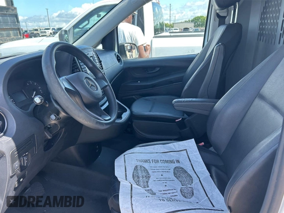 2017 Mercedes-Benz Metris Cargo z VIN WD3PG2EA1H3262363, wystawiony jako IAAI lot #42469860 z przebiegiem 56 341 mil mil oraz . Historia ofert i sprzedaży dostępna na DreamBid. Obrazek 20.
