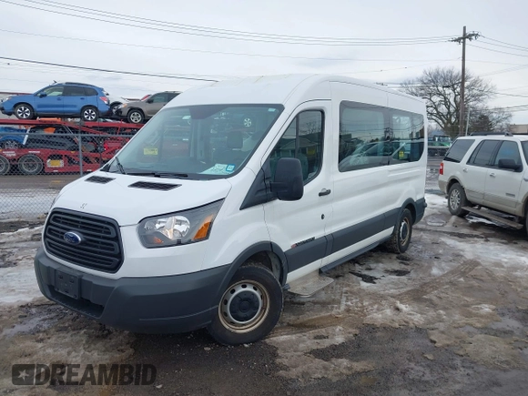 2018 Ford Transit XL z VIN 1FDZX2CM7JKA52904, wystawiony jako IAAI lot #41677165 z przebiegiem 15 201 mil mil oraz . Historia ofert i sprzedaży dostępna na DreamBid. Obrazek 17.