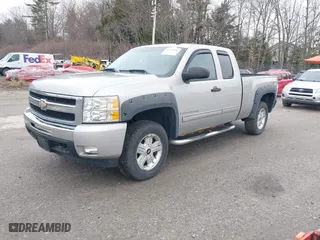2009 Chevrolet Silverado 1500 LT with VIN 2GCEK29J691113086, listed as a IAAI auction lot 41979196 with 215,729 mi miles. Bid and sale history available at carsss.com. Image 17.