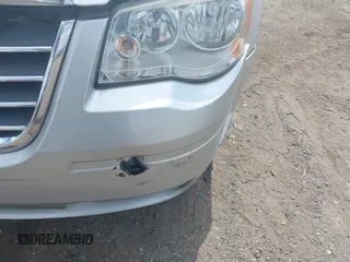 2008 Chrysler Town & Country Touring with VIN 2A8HR54P78R838906, listed as a IAAI auction lot 42203581 with 150,000 mi miles and . Bid and sale history available at DreamBid. Image 13.