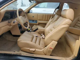 1987 Chrysler LeBaron z VIN 1C3CJ51E1HG137845, wystawiony jako Copart lot #86610254 z przebiegiem Nie podano mil oraz Czysty tytuł • Clean title. Historia ofert i sprzedaży dostępna na DreamBid. Obrazek 7.