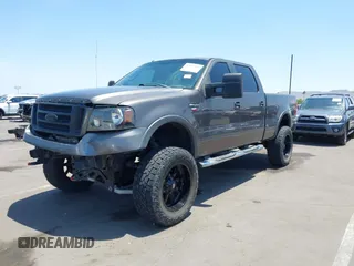2007 Ford F-150 XLT с VIN 1FTPW14547KD05704, выставлен на аукционе IAAI как лот 42477549 с пробегом 303 039 миль миль и . История ставок и продаж доступна на DreamBid. Изображение 2.