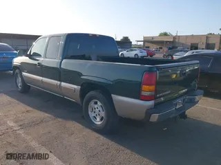 2002 Chevrolet Silverado 1500 LT with VIN 2GCEC19T921333952, listed as a IAAI auction lot 42100985 with 180,598 mi miles. Bid and sale history available at carsss.com. Image 3.
