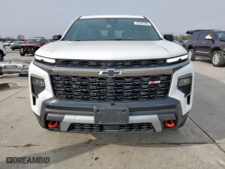 2024 Chevrolet Traverse AWD Z71 with VIN 1GNEVJKS1RJ141542, listed as a Copart auction lot 47541925 with 7,582 mi miles and Salvage Title. Bid and sale history available at carsss.com. Image 5.