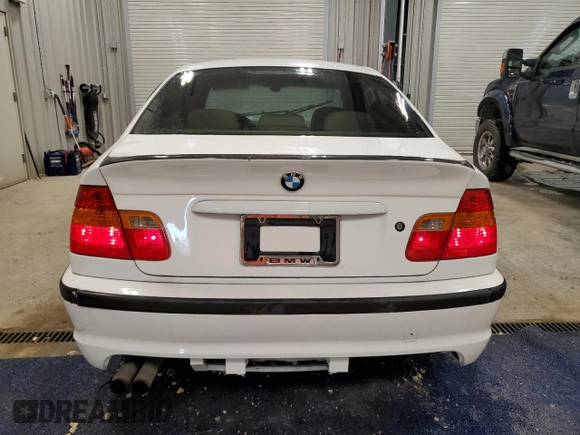 2004 BMW 3 Series 330xi with VIN WBAEW53474PG10944, listed as a Copart auction lot 52017375 with 216,654 mi miles and Clean Title. Bid and sale history available at carsss.com. Image 6.