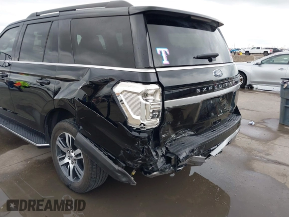 2022 Ford Expedition XLT with VIN 1FMJU1HT1NEA49551, listed as a IAAI auction lot 41912662 with 36,988 mi miles. Bid and sale history available at carsss.com. Image 6.