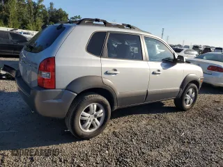 2007 Hyundai Tucson SE with VIN KM8JN12D67U637520, listed as a Copart auction lot 72886354 with 111,736 mi miles and Salvage Title. Bid and sale history available at carsss.com. Image 3.