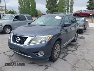 2014 Nissan Pathfinder SV with VIN 5N1AR2MM9EC625565, listed as a IAAI auction lot 42137658 with 163,357 mi miles. Bid and sale history available at carsss.com. Image 6.