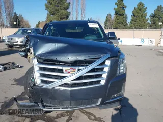 2019 Cadillac Escalade ESV Luxury z VIN 1GYS4HKJ0KR217932, wystawiony jako IAAI lot #41446166 z przebiegiem 86 404 mil mil oraz . Historia ofert i sprzedaży dostępna na DreamBid. Obrazek 12.