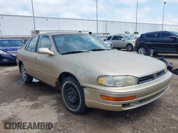 1996 Toyota Camry DX with VIN 4T1BG12K7TU781388, listed as a IAAI auction lot 42089118 with 196,988 mi miles. Bid and sale history available at carsss.com. Image 1.