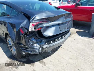 2024 Tesla Model 3 z VIN 5YJ3E1EA4RF735729, wystawiony jako IAAI lot #41964387 z przebiegiem Nie podano mil oraz . Historia ofert i sprzedaży dostępna na DreamBid. Obrazek 20.