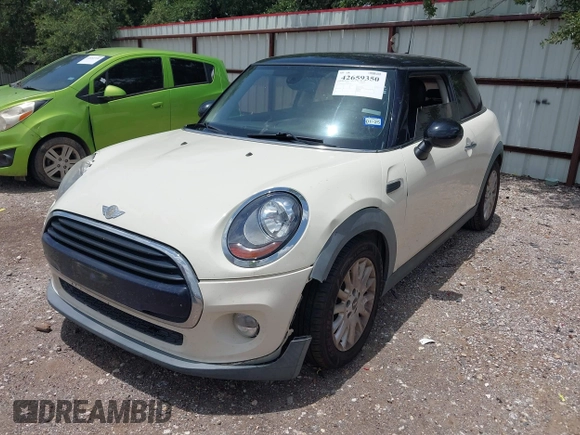 2016 MINI Hardtop z VIN WMWXP5C55G3B14454, wystawiony jako IAAI lot #42659350 z przebiegiem 93 933 mil mil oraz . Historia ofert i sprzedaży dostępna na DreamBid. Obrazek 2.