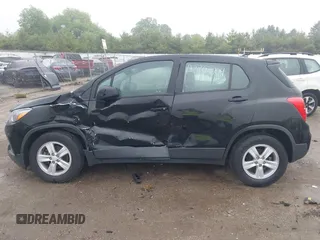 2020 Chevrolet Trax LS with VIN 3GNCJKSB8LL125797, listed as a IAAI auction lot 42302904 with 35,103 mi miles and . Bid and sale history available at DreamBid. Image 14.