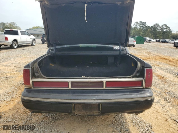 1997 Lincoln Town Car Executive with VIN 1LNLM81W6VY675388, listed as a Copart auction lot 50345165 with 164,206 mi miles and Salvage Title. Bid and sale history available at carsss.com. Image 6.