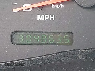 2005 Ford Excursion Eddie Bauer z VIN 1FMNU44L25ED02868, wystawiony jako IAAI lot #42414710 z przebiegiem 30 486 mil mil oraz . Historia ofert i sprzedaży dostępna na DreamBid. Obrazek 15.