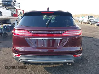 2019 Lincoln MKC Premiere with VIN 5LMCJ1D93KUL22578, listed as a IAAI auction lot 41185166 with 45,921 mi miles. Bid and sale history available at carsss.com. Image 15.