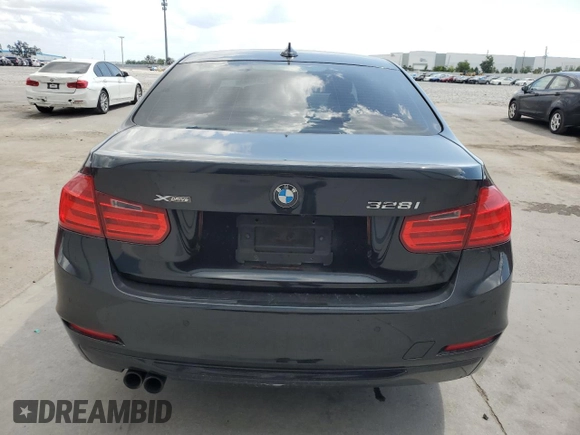 2015 BMW 3 Series 328i xDrive z VIN WBA3B5G54FNS12463, wystawiony jako Copart lot #55415725 z przebiegiem 133 747 mil mil oraz Szkoda całkowita • Salvage title. Historia ofert i sprzedaży dostępna na DreamBid. Obrazek 6.