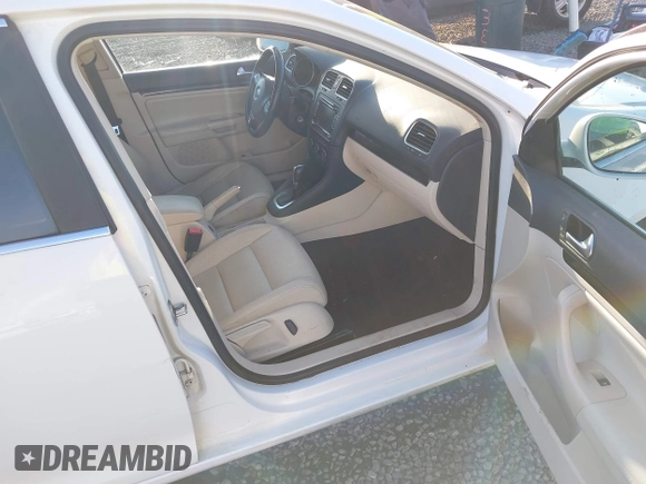 2014 Volkswagen Jetta TDI with VIN 3VWPL7AJ4EM601001, listed as a IAAI auction lot 41673953 with 118,644 mi miles and . Bid and sale history available at DreamBid. Image 5.