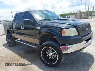 2005 Ford F-150 XLT z VIN 1FTRW12W65FA60527, wystawiony jako IAAI lot #42674080 z przebiegiem 203 795 mil mil oraz . Historia ofert i sprzedaży dostępna na DreamBid. Obrazek 1.