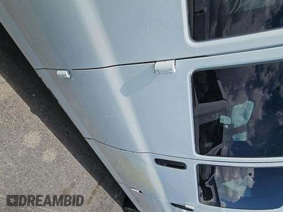 2005 Chevrolet Express Passenger with VIN 1GAHG39U151149680, listed as a IAAI auction lot 42633644 with 165,707 mi miles and . Bid and sale history available at DreamBid. Image 1.