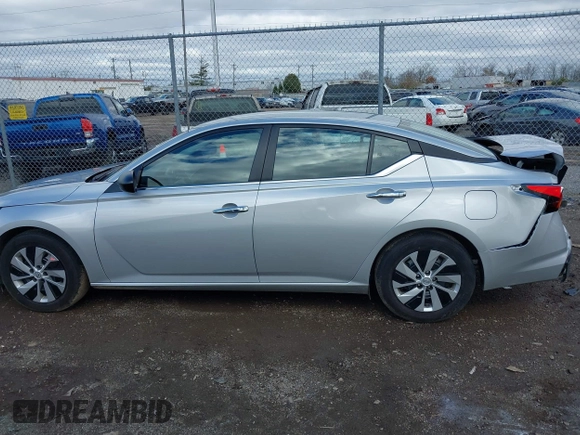 2024 Nissan Altima S with VIN 1N4BL4BV8RN374491, listed as a IAAI auction lot 40843321 with 19,992 mi miles and . Bid and sale history available at carsss.com. Image 14.
