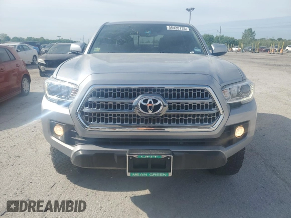 2017 Toyota Tacoma SR5 z VIN 5TFCZ5AN1HX065727, wystawiony jako Copart lot #56420735 z przebiegiem 74 527 mil mil oraz Czysty tytuł • Clean title. Historia ofert i sprzedaży dostępna na DreamBid. Obrazek 5.