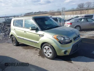 2012 Kia Soul with VIN KNDJT2A55C7443919, listed as a IAAI auction lot 41670865 with 146,096 mi miles. Bid and sale history available at carsss.com. Image 1.