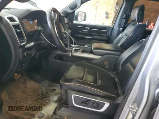 2020 Ram 1500 Laramie z VIN 1C6SRFDT5LN164297, wystawiony jako Copart lot #55420835 z przebiegiem 67 911 mil mil oraz Szkoda całkowita • Salvage title. Historia ofert i sprzedaży dostępna na DreamBid. Obrazek 7.