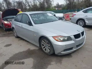 2006 BMW 3 Series 325i with VIN WBAVB17576NK37407, listed as a IAAI auction lot 41967656 with 209,291 mi miles. Bid and sale history available at carsss.com. Image 1.