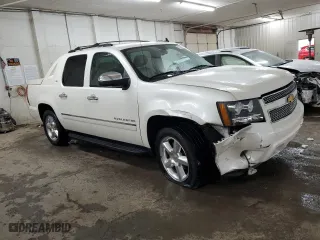 2012 Chevrolet Avalanche LTZ with VIN 3GNTKGE79CG280627, listed as a Copart auction lot 72275044 with 119,782 mi miles and Salvage Title. Bid and sale history available at carsss.com. Image 4.