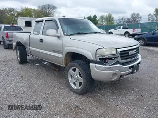2005 GMC Sierra 2500HD SLT with VIN 1GTHK29275E119350, listed as a IAAI auction lot 40841004 with 158,036 mi miles and . Bid and sale history available at DreamBid. Image 1.