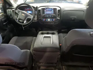 2015 Chevrolet Silverado 3500HD LT z VIN 1GC4KZC86FF132817, wystawiony jako Copart lot #56493565 z przebiegiem 288 917 mil mil oraz Szkody całkowita. Historia ofert i sprzedaży dostępna na DreamBid. Obrazek 8.