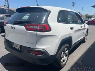 2017 Jeep Cherokee Altitude with VIN 1C4PJLABXHW628752, listed as a IAAI auction lot 42787022 with 89,002 mi miles and . Bid and sale history available at DreamBid. Image 8.