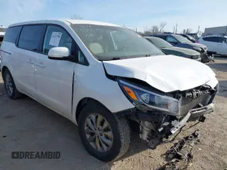 2021 Kia Sedona LX with VIN KNDMB5C18M6666362, listed as a IAAI auction lot 41427758 with 47,086 mi miles. Bid and sale history available at carsss.com. Image 1.
